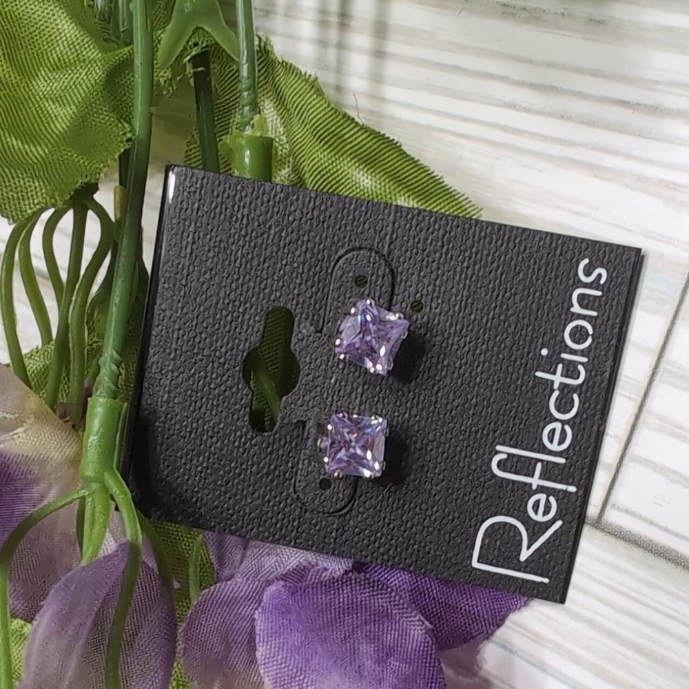 Light Purple Princess Cut Stud Earrings Made With Swarovski Crystal NWT